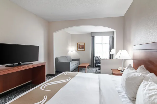 جناح بسرير كينج، Quality Suites Austin South St. Elmo District 1/7
