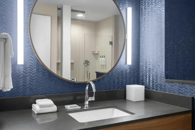 غرفة، Fairfield Inn & Suites Madison Historic Eagle Cotton Mill 5/7