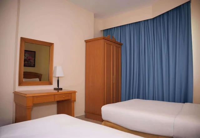 3 Bedrooms, Suite, Single, 2 Double and Twin Beds, Kitchen، Golden Tulip Sharjah- Hotel Apartments 7/10