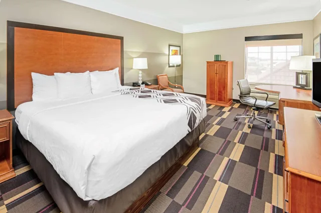 غرفة بسرير كينج، La Quinta Inn & Suites by Wyndham Oklahoma City - Moore 2/9