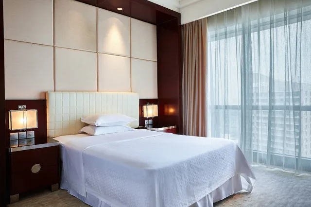 غرفة بسرير كينج بإطلالة على المدينة، Four Points By Sheraton Hangzhou 6/10