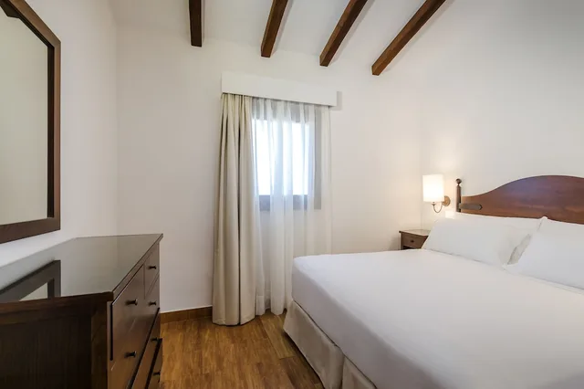 فيلا بسريرين منفصلين وسرير كينج بغرفتي نوم مع أريكة، Barcelo Aracena 2/4