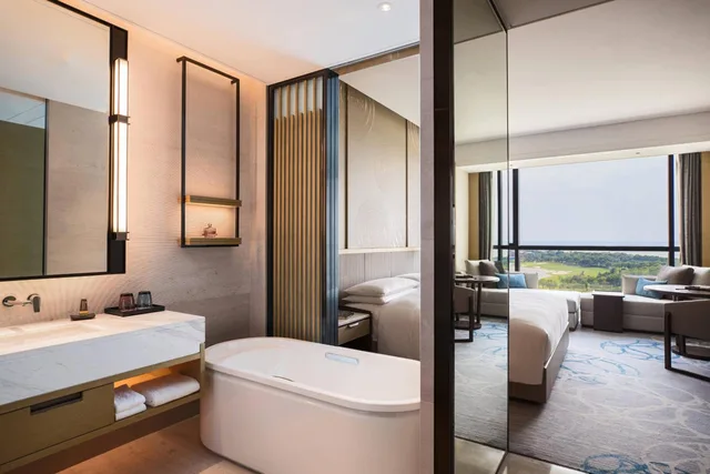 Deluxe, King Bed, Hill View، Suzhou Marriott Hotel Taihu Lake 4/4