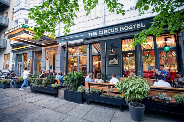 غرفة ديلوكس بسرير مزدوج بمطبخ صغير، The Circus Hostel 1/1