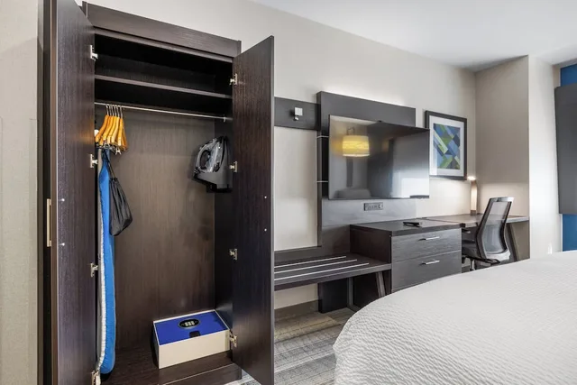 غرفة قياسية بسرير كينج لذوي الإعاقة، HOLIDAY INN EXPRESS SUNNYVALE - SILICON VALLEY 4/10