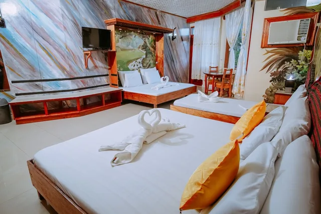 VIP or Family, 1 Single and 2 Queen Beds، Kokosnuss Garden Resort 1/6