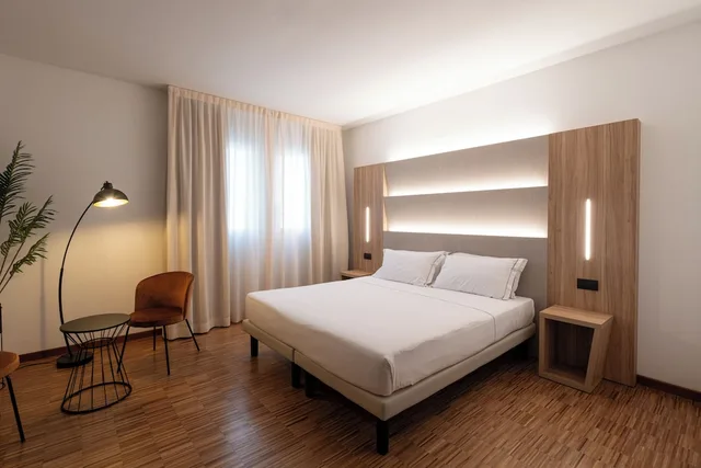 غرفة سوبيريور بسرير كوين، Bleis Hotel 3/5