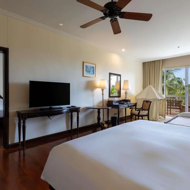 غرفة عائلية ثلاثية بسريرين منفصلين وسرير كينج وسرير بطابقين بشرفة بغرفتي نوم، Sofitel Krabi Phokeethra Golf & Spa Resort 10/10