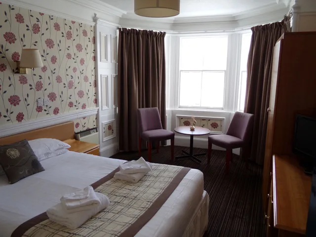 غرفة بسريرين منفصلين، Caledonian Hotel Ullapool 2/7