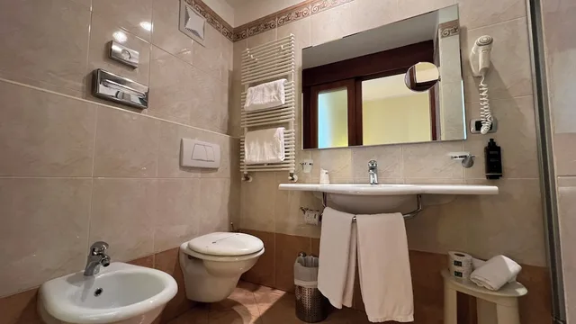 غرفة متصلة، Hotel Master 7/9