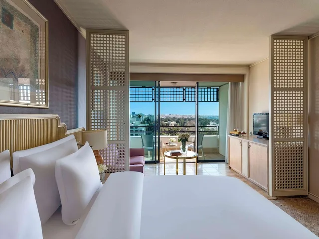 غرفة متصلة بسريرين منفصلين وسرير كينج بإطلالة على البحر، Rixos Downtown Antalya 11/19