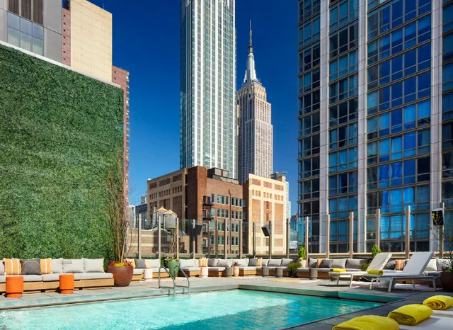 غرفة بسرير كوين، Royalton Park Avenue 1/1