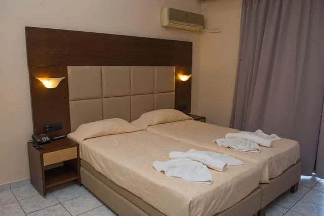 غرفة قياسية بسريرين منفصلين، Alexander the Great Hotel 1/4