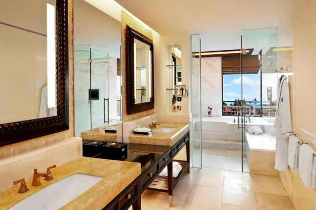 Lagoon, Guest Room, King Bed, Lagoon View, Balcony, Pool Access, The St Regis Sanya Yalong Bay Resort 4/4