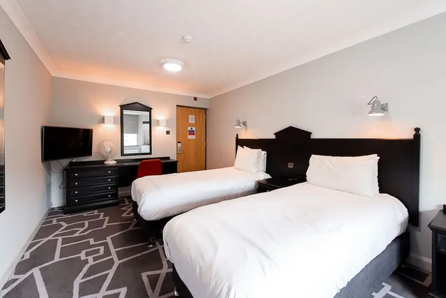 غرفة بسرير كينج، Village Hotel Liverpool 6/10