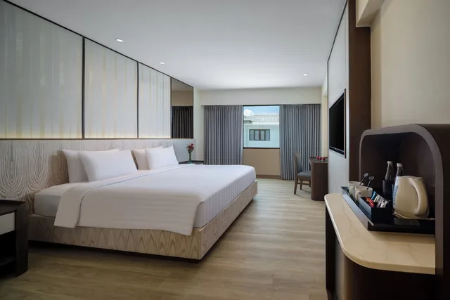 غرفة ديلوكس بسرير كوين، Aston Kuta Hotel and Residence 2/6