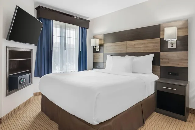 Upgrade, Suite, 2 Queen Beds، MainStay Suites Madison Airport 6/10