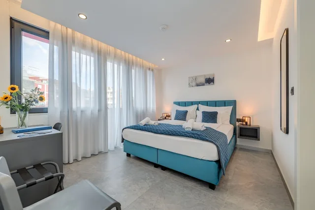 غرفة ديلوكس بسرير كينج بشرفة، Lichia Amia Luxe Rooms 4/10