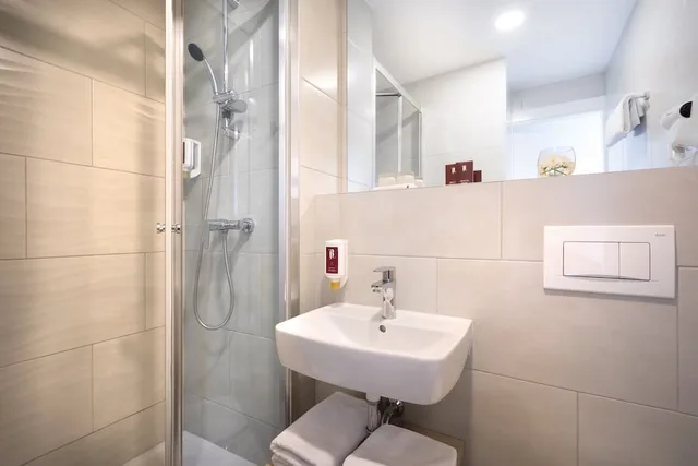 Room, Twin Beds, Lateral Side Sea View, Balcony، Remisens Hotel Epidaurus 5/5