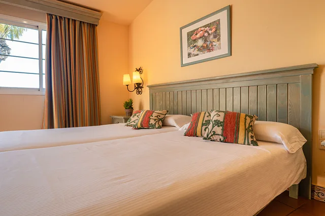 غرفة مفردة بشرفة، Royal Suite Hotel 1/2