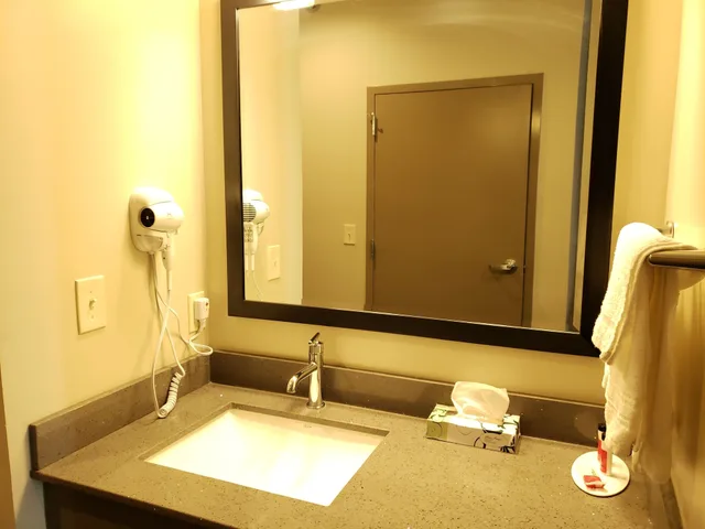 غرفة بسريرين كوين للمدخنين، Super 8 by Wyndham St. Louis North 2/2