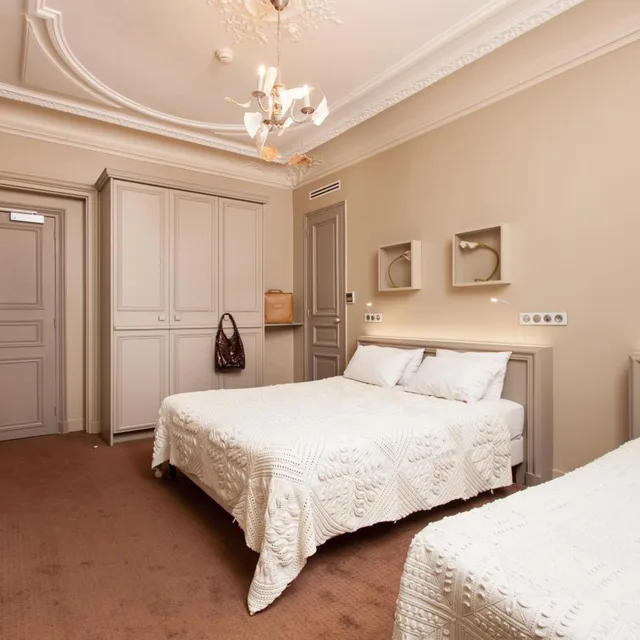 Family, Single Bed, Hotel Bonaparte 2/3