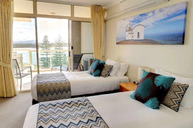 3 Bedrooms, Apartment, King and Twin Beds, Queen Bed, Water View، Northpoint Apartments 3/7