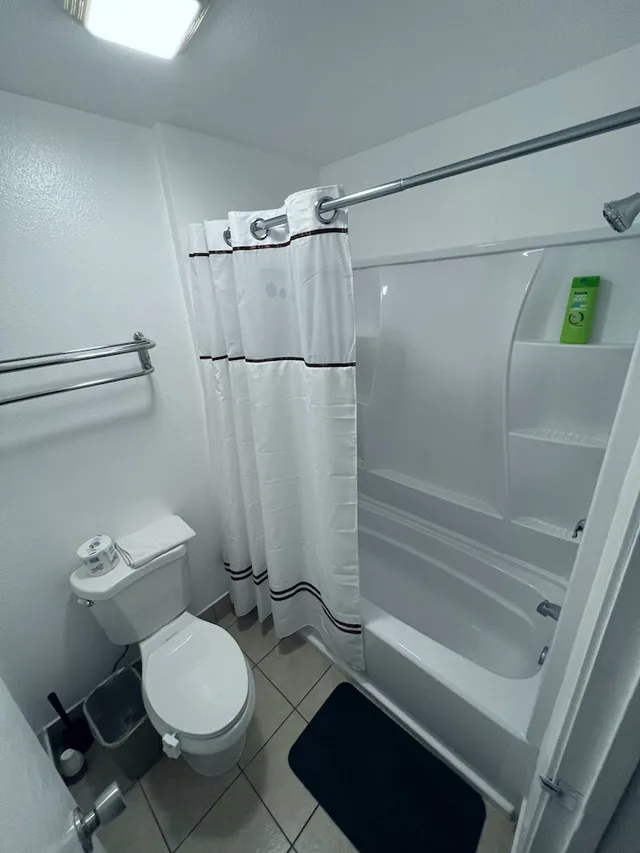 Female Dorm, Female Only, Deluxe, 2 Bunk Beds، Bposhtels Anaheim 3/3