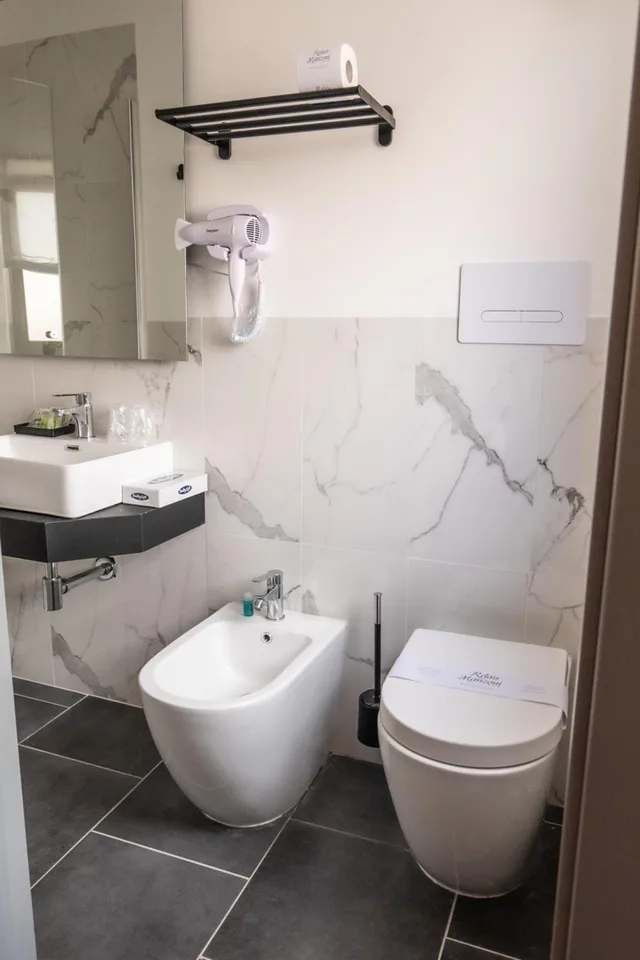 غرفة بسرير مزدوج بشرفة، Relais Manzoni 6/7