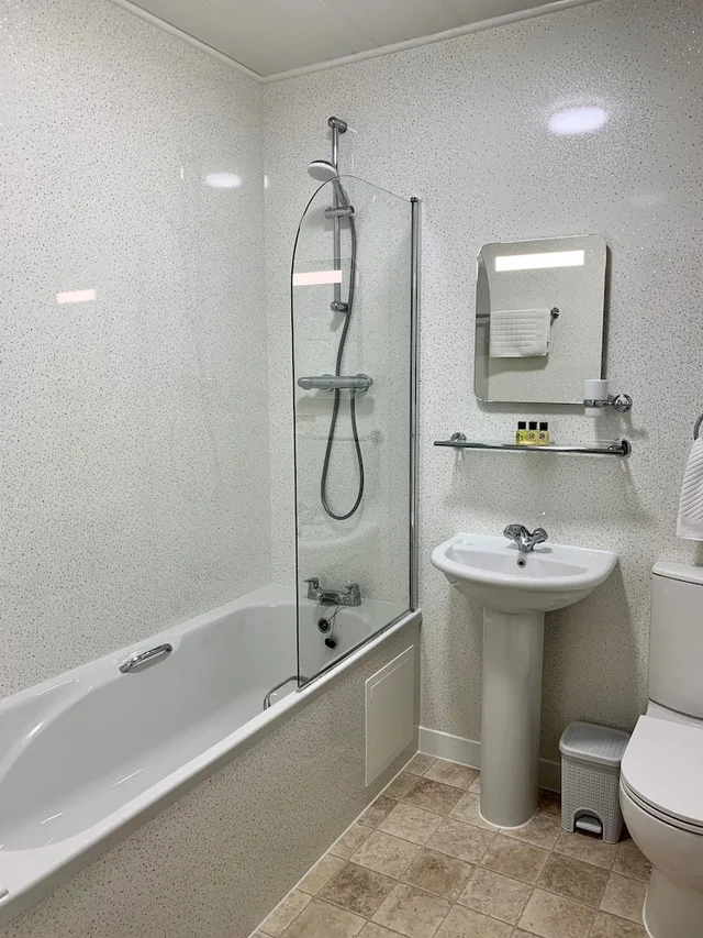 جناح بسرير مزدوج بشرفة مع أريكة، Sarum Hotel 2/7