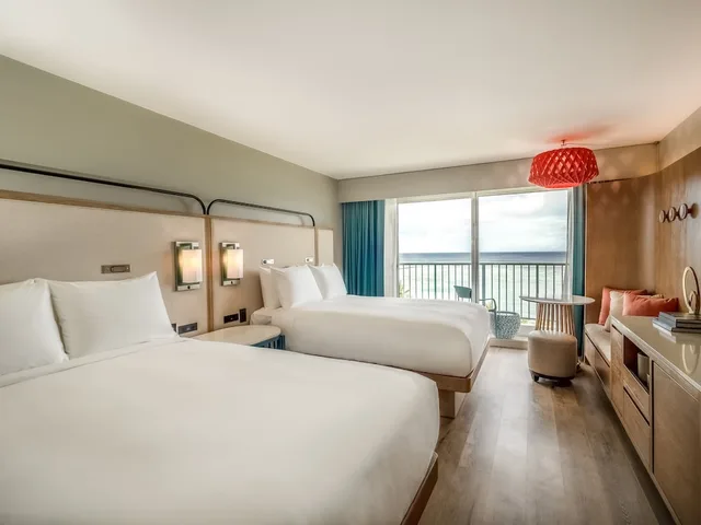 غرفة بريميوم بسرير فردي، Crowne Plaza Resort Guam 2/10