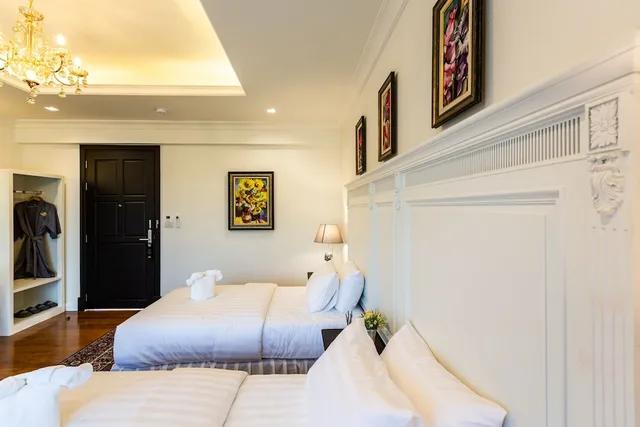 غرفة فاخرة بسريرين مزدوجين بإطلالة على المسبح، Merchant Villa 3/6