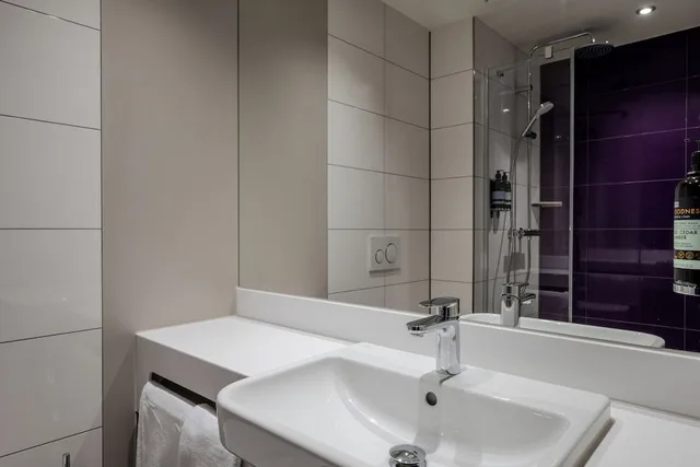 غرفة سوبيريور بسرير مزدوج، Premier Inn Hannover City Centre 5/8