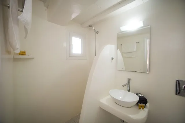 شقة بغرفتي نوم، Madres Houses 1/1
