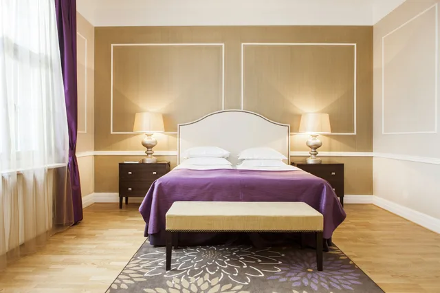 جناح تنفيذي، Elite Hotel Savoy 1/4