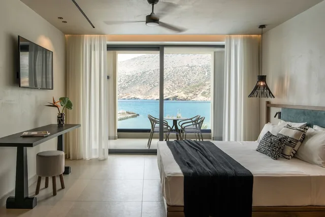Family, Queen and Twin Beds, Sea Front، Fodele Beach and Water Park Holiday Resort 3/5