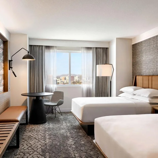 غرفة بسريرين مزدوجين بإطلالة لذوي الإعاقة، Sheraton Phoenix Downtown 1/4
