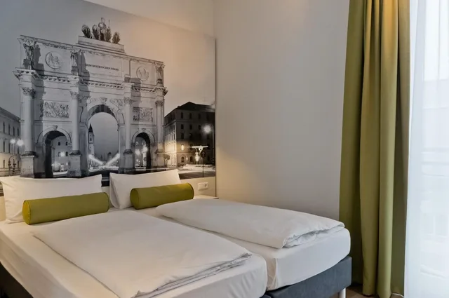 Adjoining, Standard, Double Bed، Premier Inn München City West 1/4