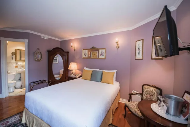 غرفة قياسية بسرير كينج وسرير كوين، Manoir Sherbrooke 9/10