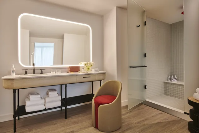 جناح غراند بسرير كينج، Virgin Hotels New York City 2/2