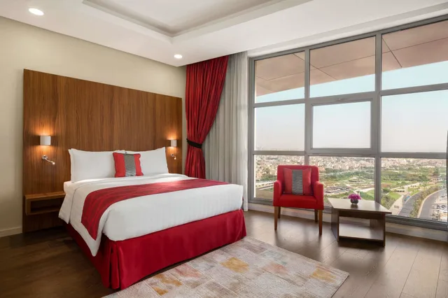 جناح جونيور بسريرين منفصلين للمدخنين، Ramada Encore By Wyndham Kuwait Downtown 3/5