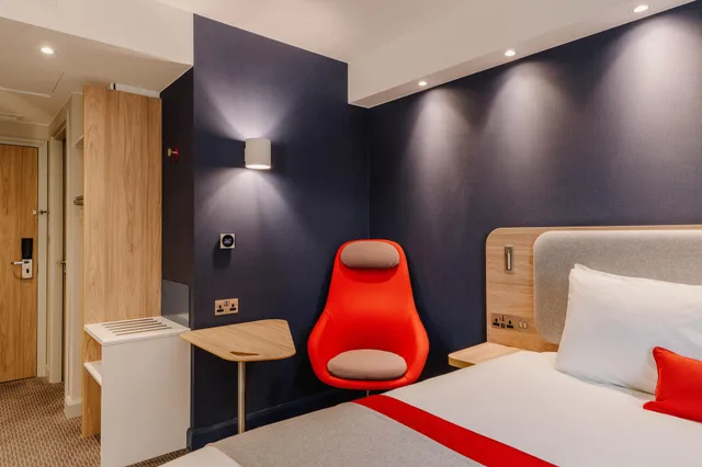 غرفة بسرير كوين، Holiday Inn Express Liverpool Central an IHG Hotel 6/10