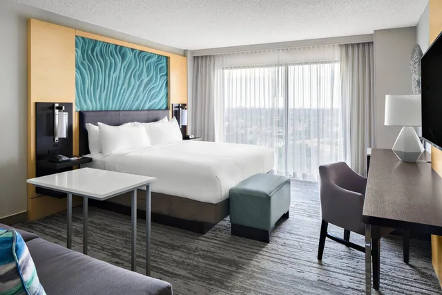Room, King Bed, Boca Raton Marriott At Bocacenterhotel 5/10