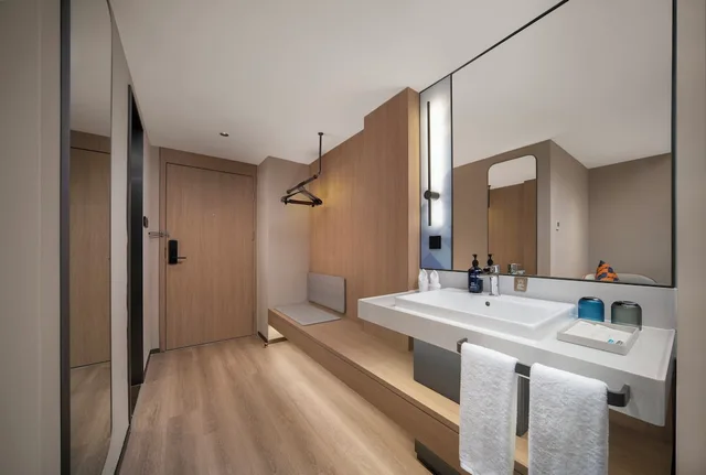 غرفة قياسية بسرير كينج، Holiday Inn Express Qingdao Downtown by IHG 2/4