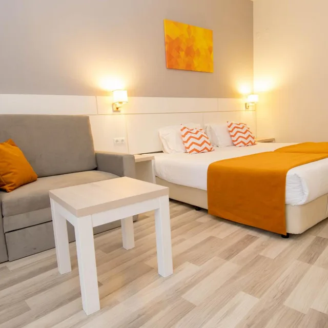 غرفة بسرير مزدوج أو سريرين منفصلين بشرفة، Park Hotel Odessos 4/10