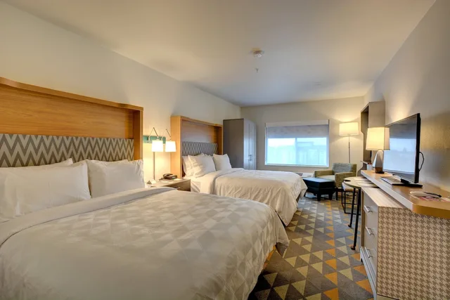 Standard, Single Bed, Holiday Inn Salem 1/3