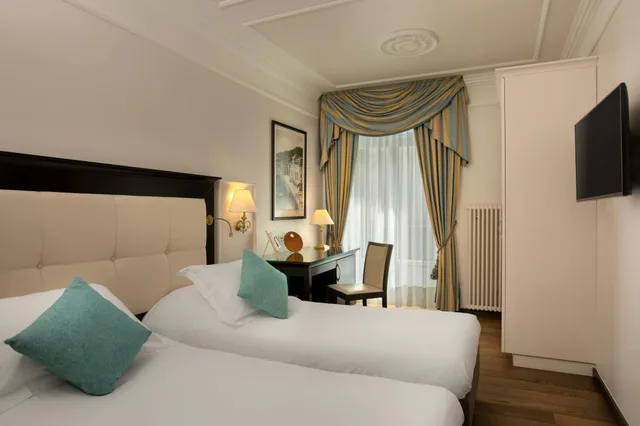 غرفة بسريرين منفصلين، Grand Hotel Suisse Majestic 1/4