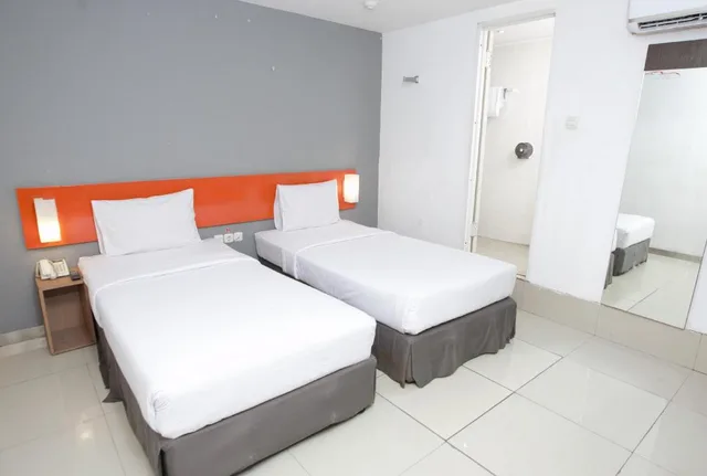 غرفة ديلوكس بسريرين منفصلين، Expander Hotel Semarang 2/5