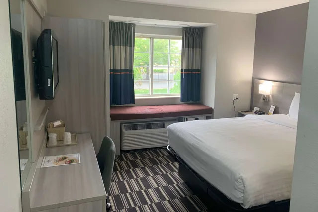 غرفة بسريرين كوين، Microtel Inn & Suites by Wyndham Charlotte Airport 1/4