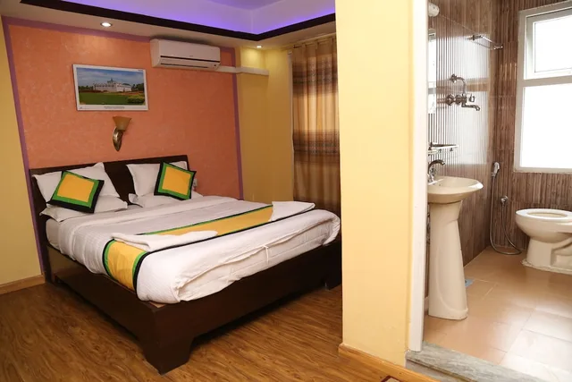 غرفة ديلوكس بسرير كينج بإطلالة على المدينة بحمام خاص، Hotel Kathmandu Home Nepal 4/10